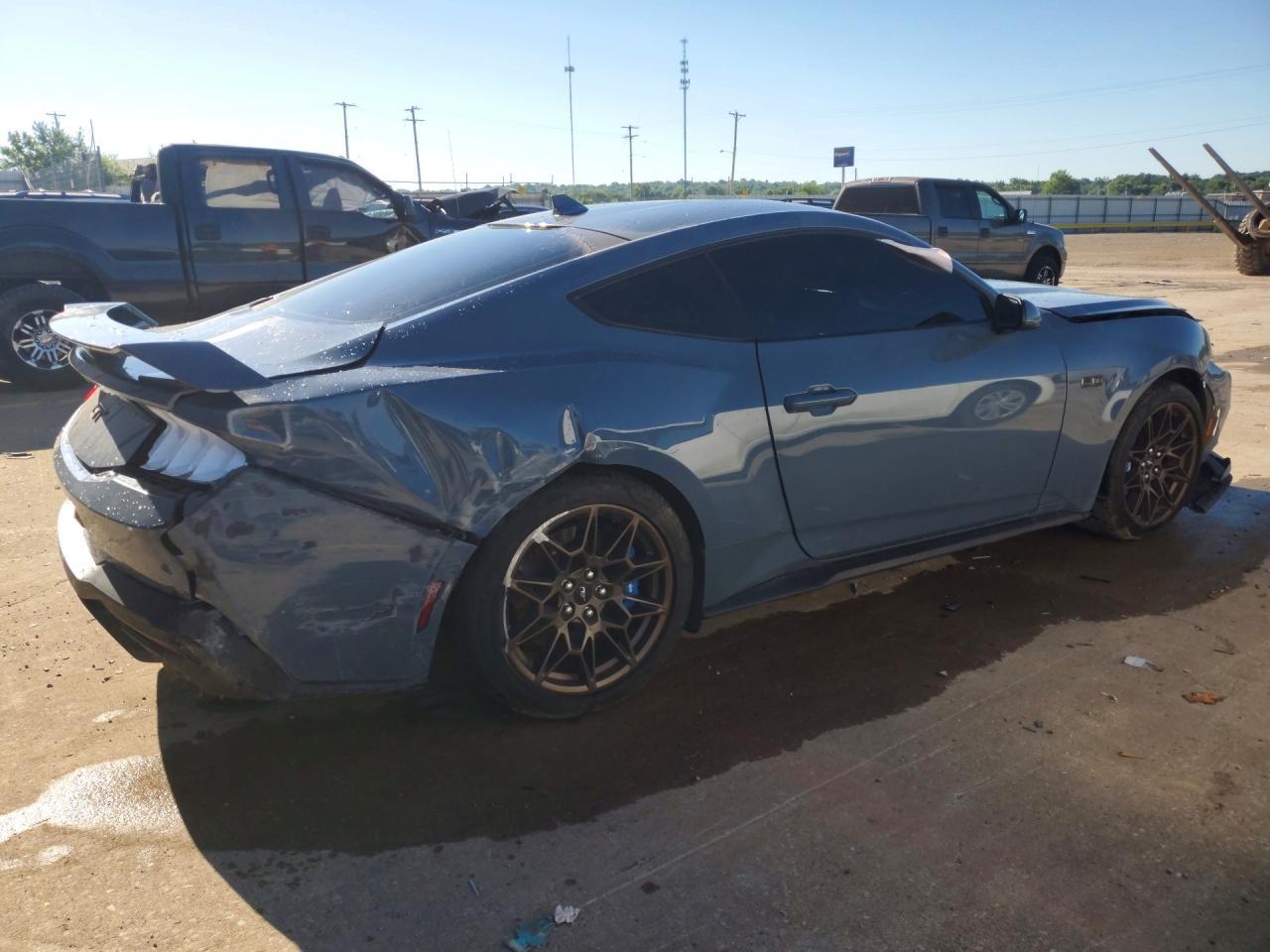 2024 Ford Mustang Gt - zdjęcie 3