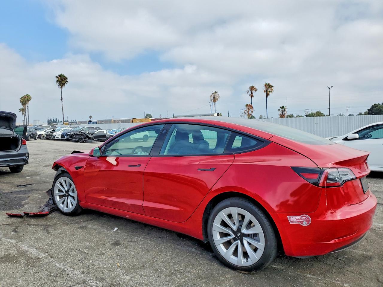 2021 Tesla Model 3 - zdjęcie 2