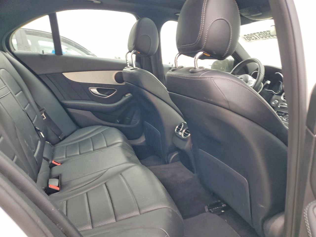 2019 Mercedes-Benz C 300 - zdjęcie 10
