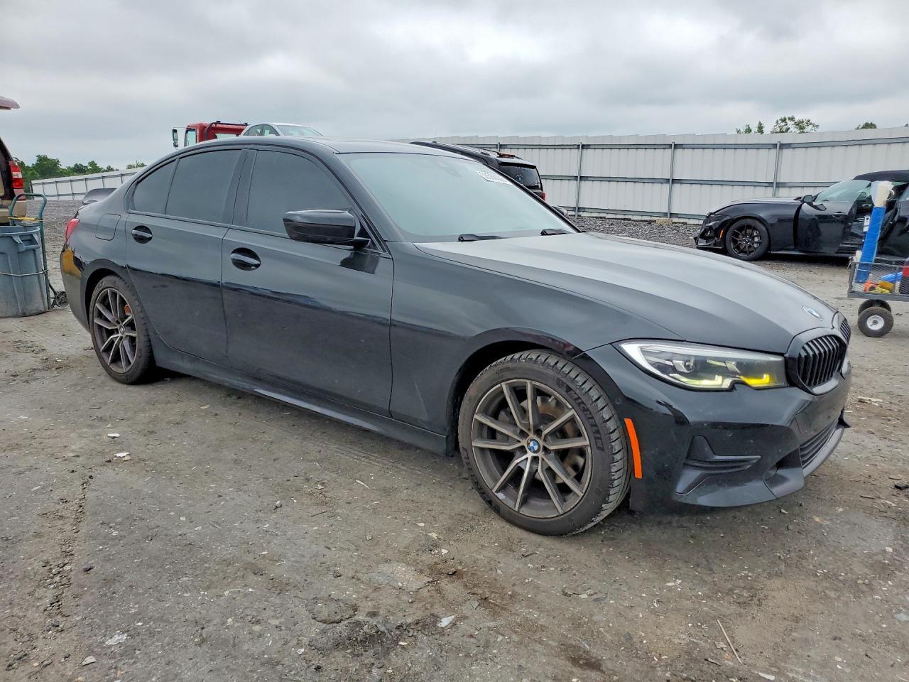 2020 BMW 330I - zdjęcie 4