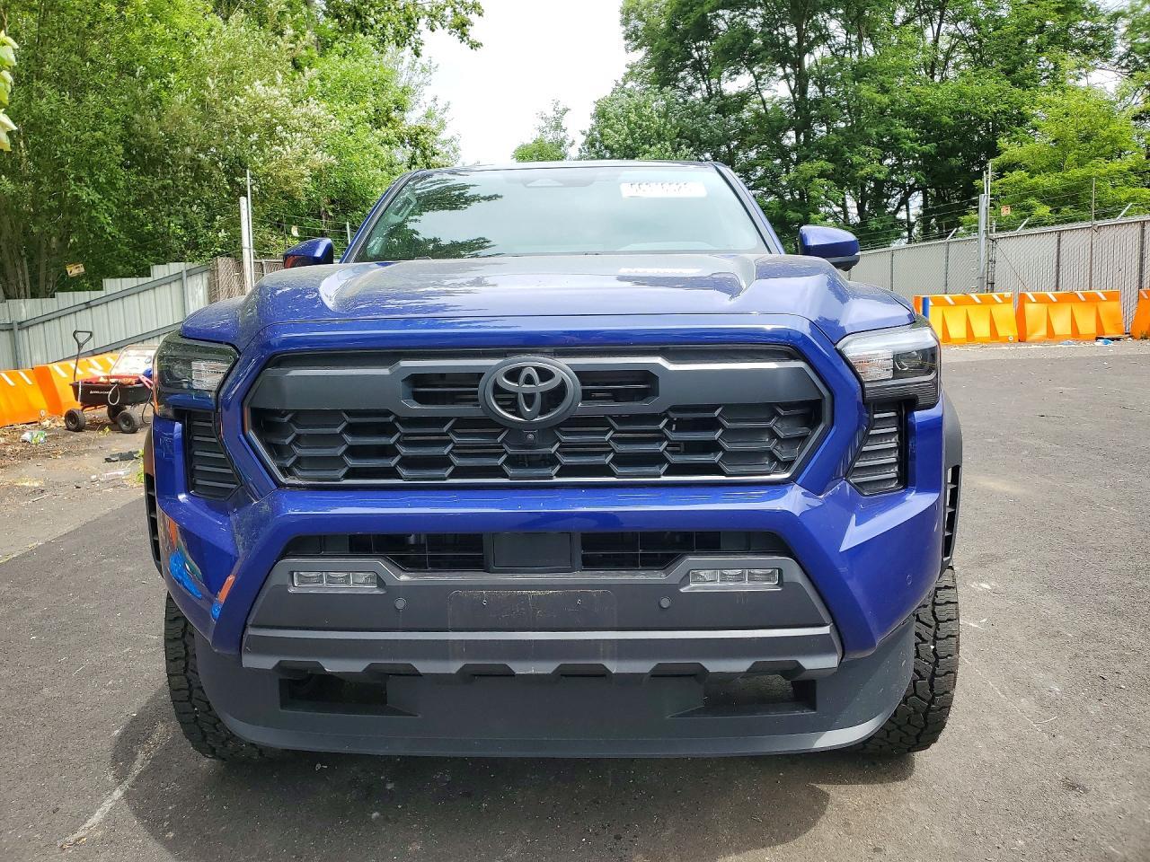 2025 Toyota Tacoma Double Cab - zdjęcie 5