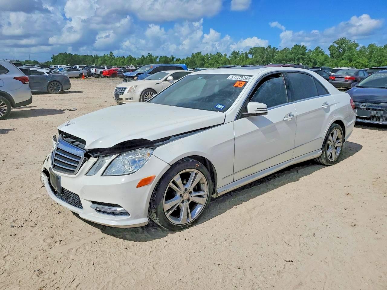 2013 Mercedes-Benz E 350 - zdjęcie główne