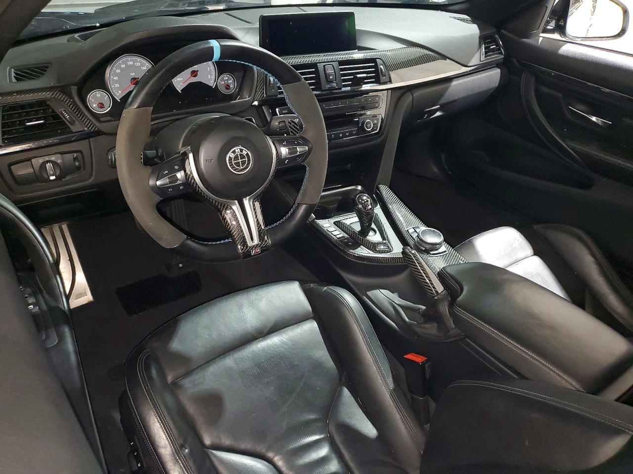 2015 BMW M4 - zdjęcie 8
