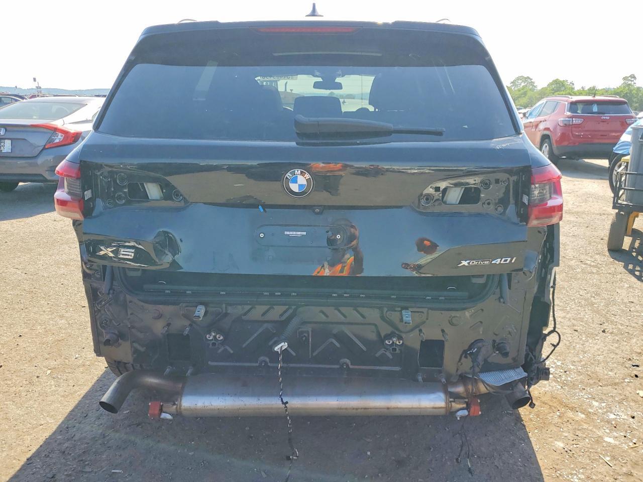 2021 BMW X5 xDrive40I - zdjęcie 6