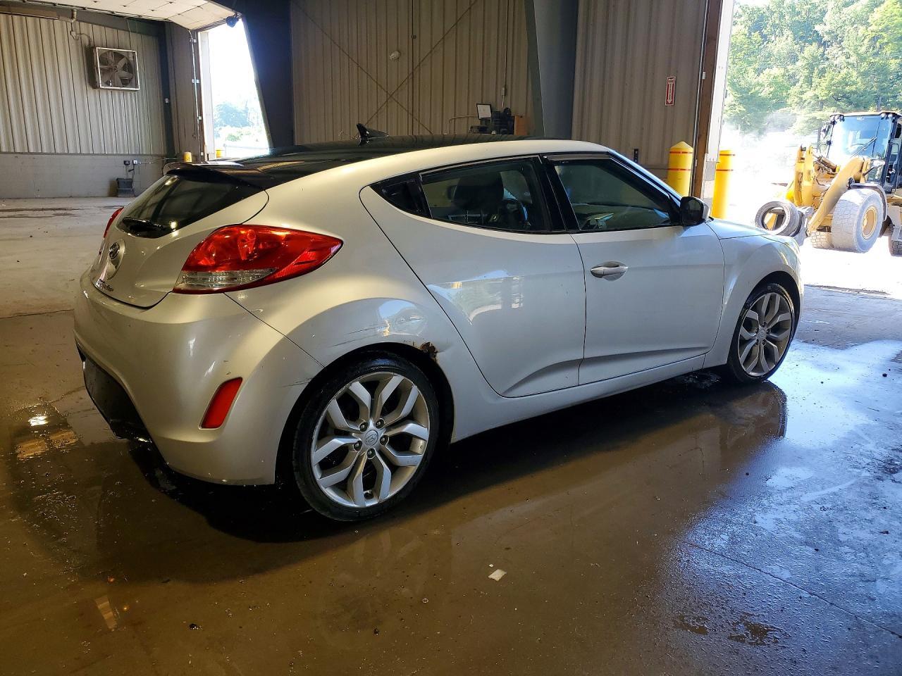 2013 Hyundai Veloster Base - zdjęcie 3