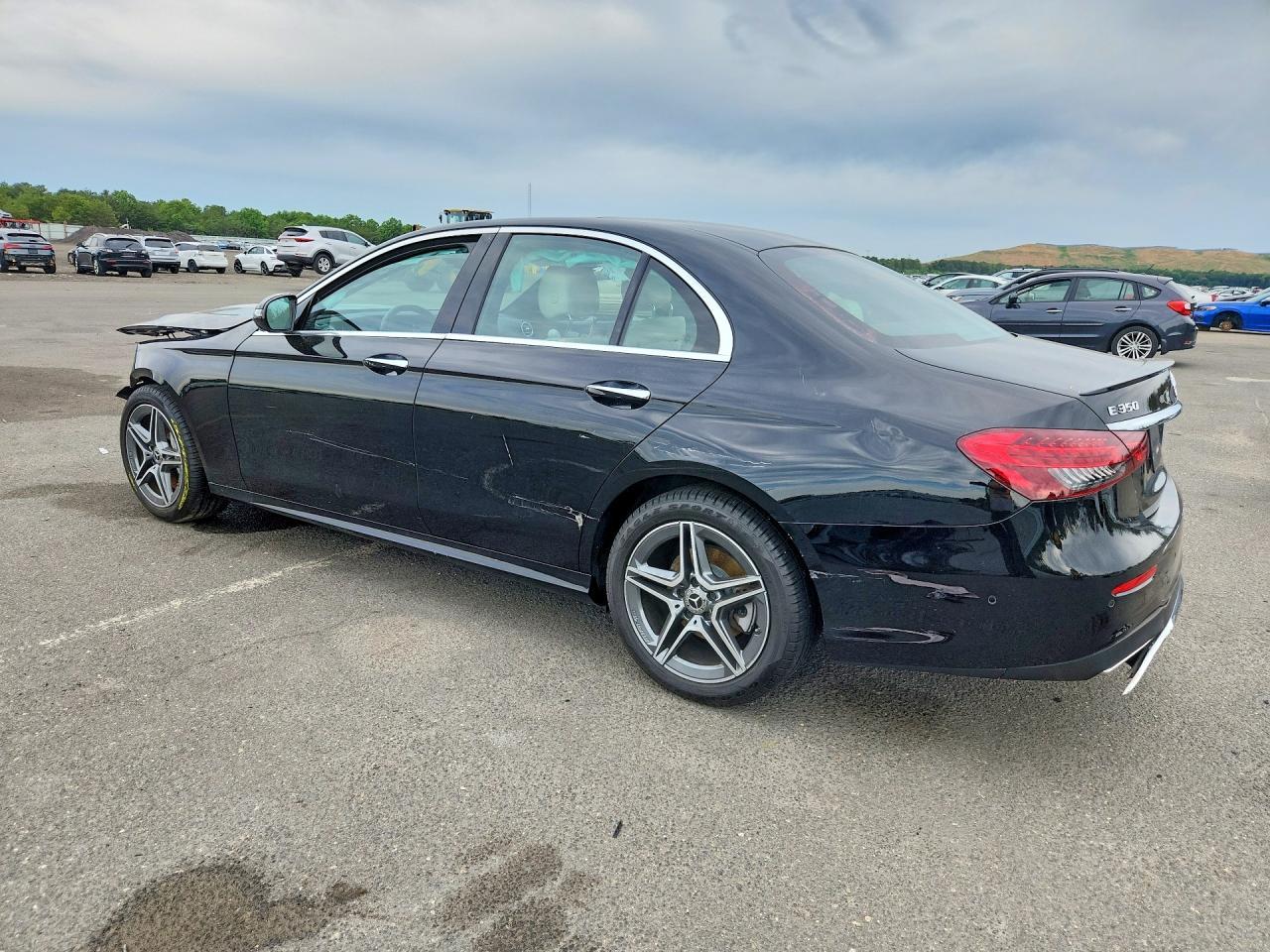 2022 Mercedes-Benz E 350 4Matic - zdjęcie 2