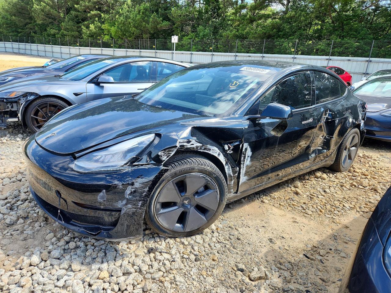 2021 Tesla Model 3 - zdjęcie główne