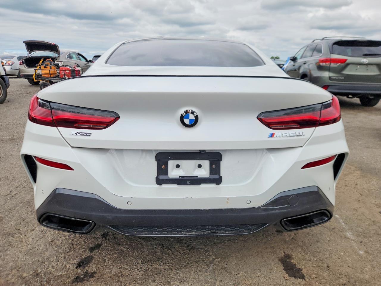 2024 BMW M850Xi - zdjęcie 6