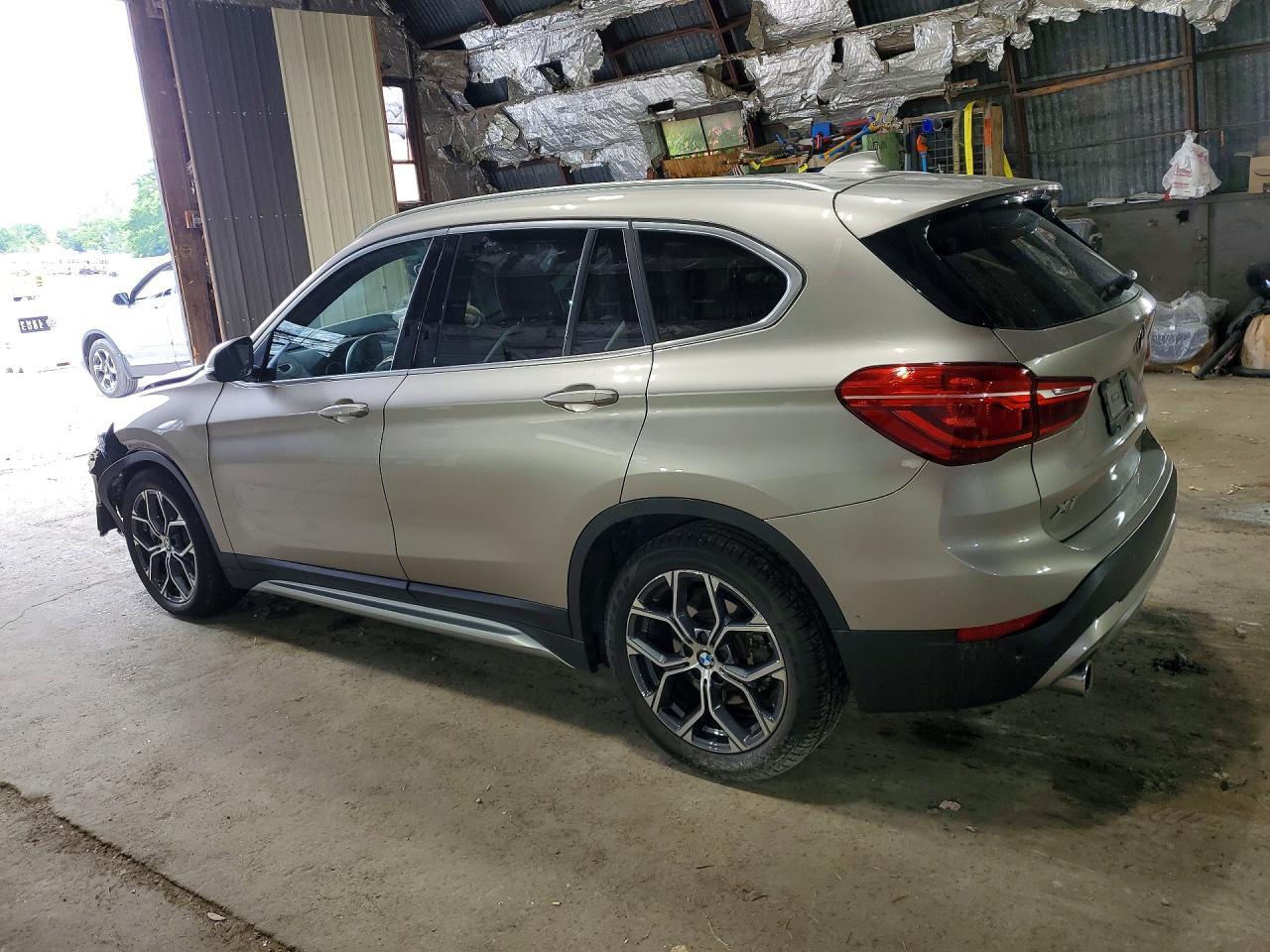 2021 BMW X1 xDrive28I - zdjęcie 2