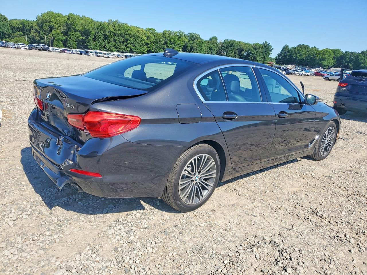 2019 BMW 530 I - zdjęcie 3
