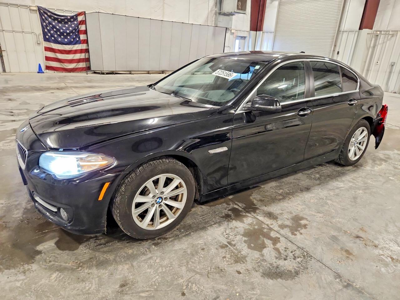 2015 BMW Seria 5 528i - zdjęcie główne