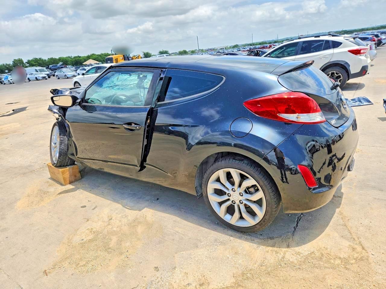 2015 Hyundai Veloster Base - zdjęcie 2