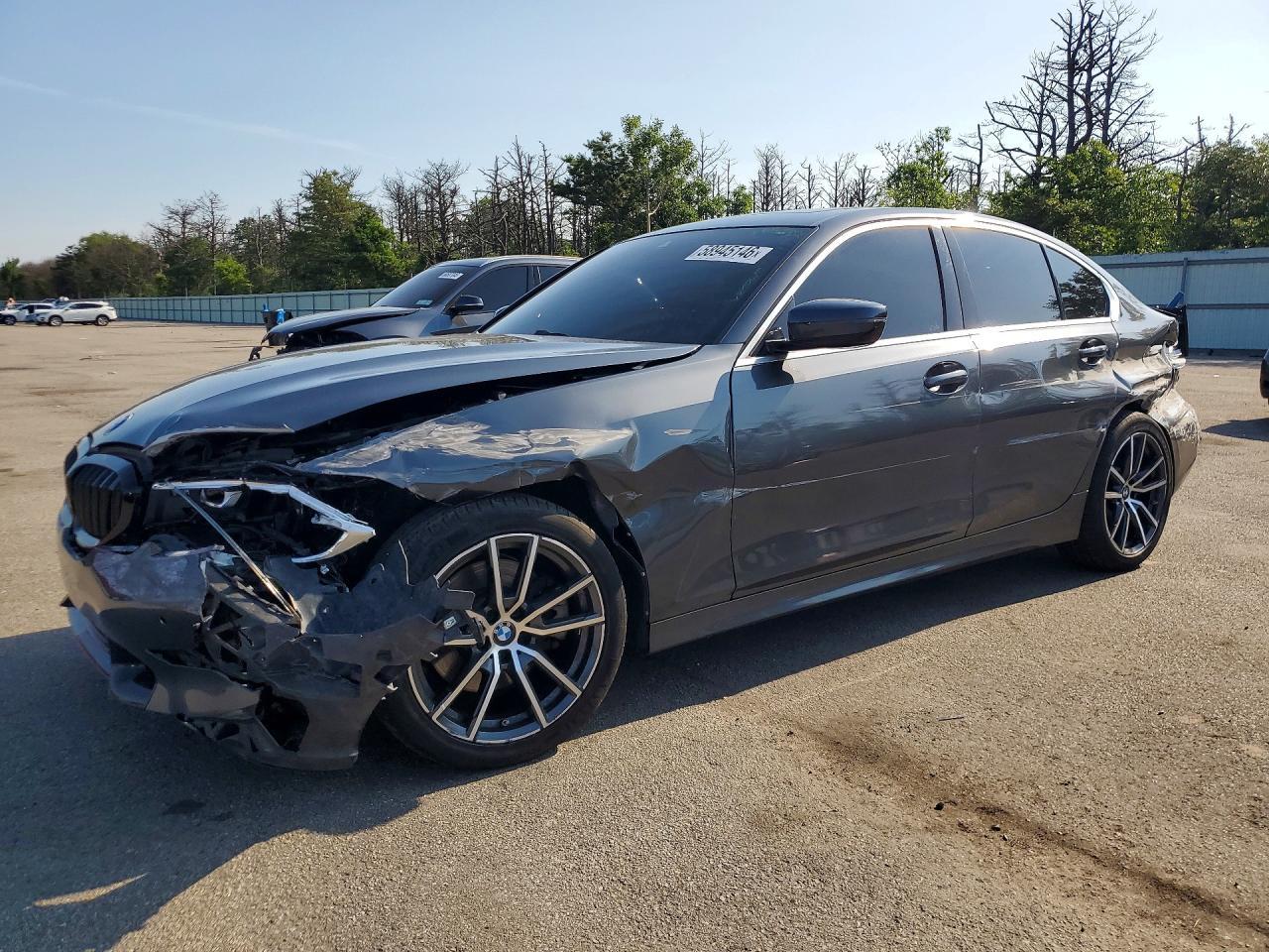 2019 BMW 330Xi - zdjęcie główne