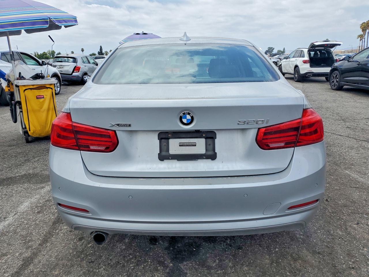 2016 BMW 320 Xi - zdjęcie 6