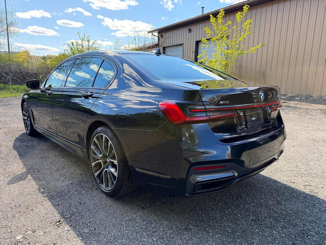 2022 BMW 740 Xi - zdjęcie 3