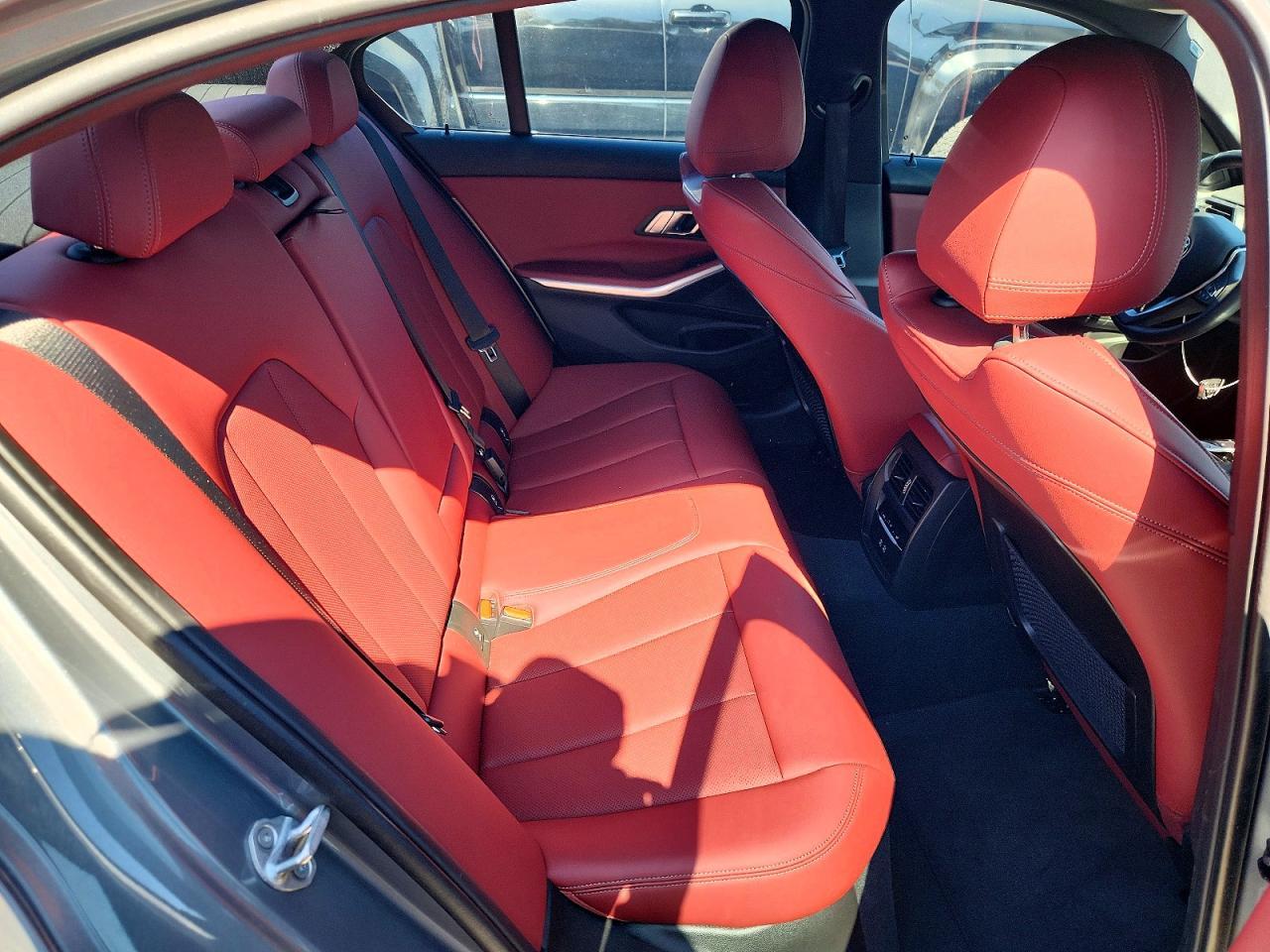 2023 BMW 330I - zdjęcie 10