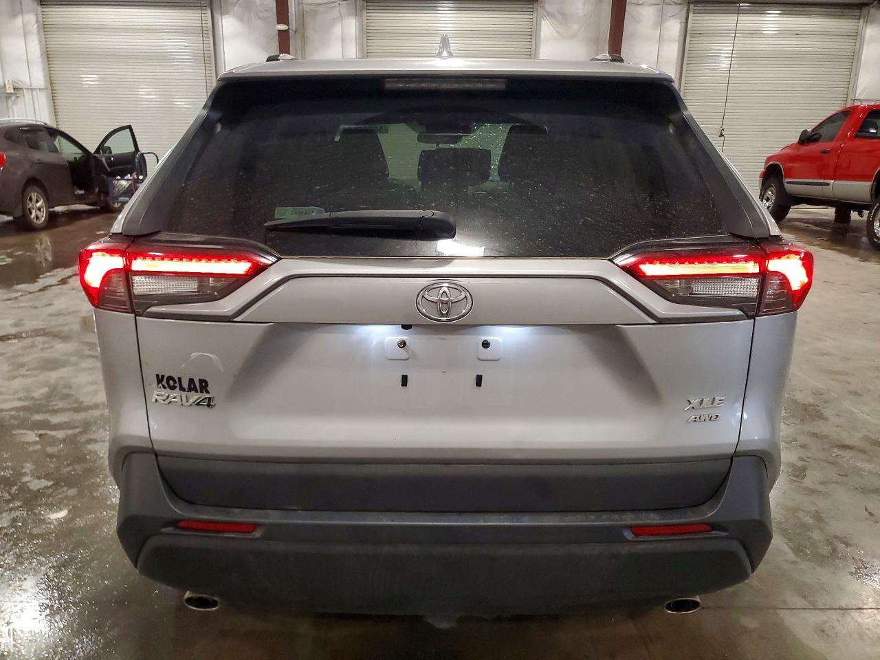 2020 Toyota Rav4 Xle - zdjęcie 6
