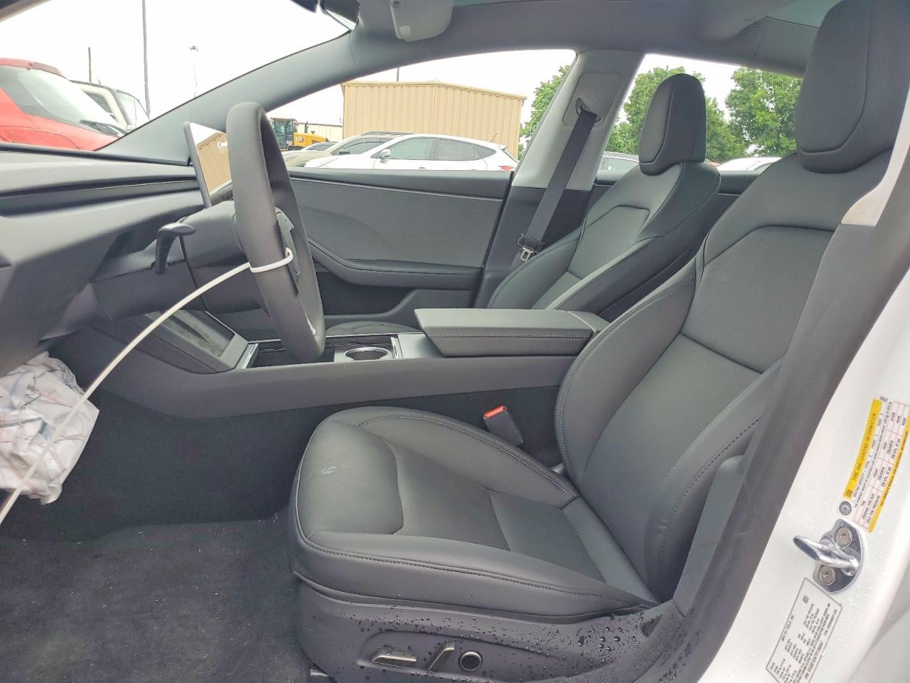 2026 Tesla Model 3 - zdjęcie 7