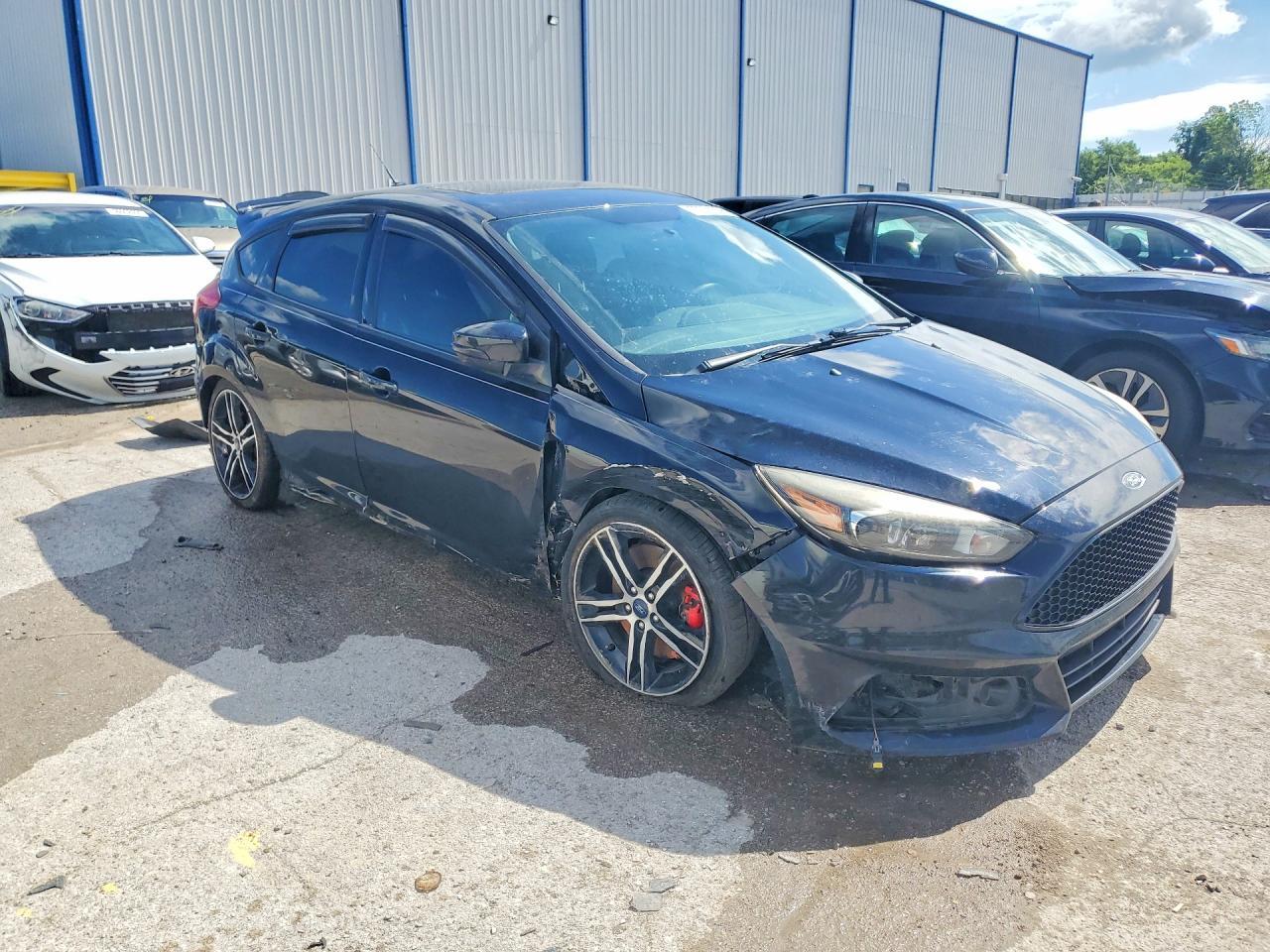 2017 Ford Focus St - zdjęcie 4