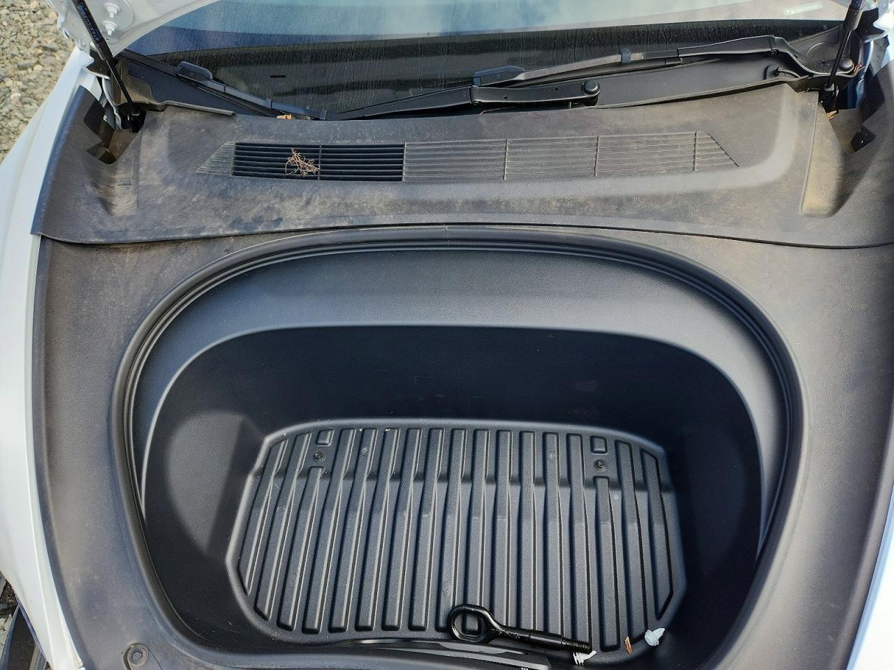 2025 Tesla Model 3 - zdjęcie 11