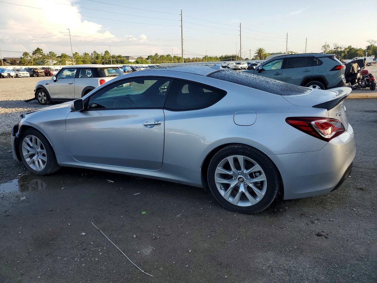 2013 Hyundai Genesis Coupe 3.8L - zdjęcie 2