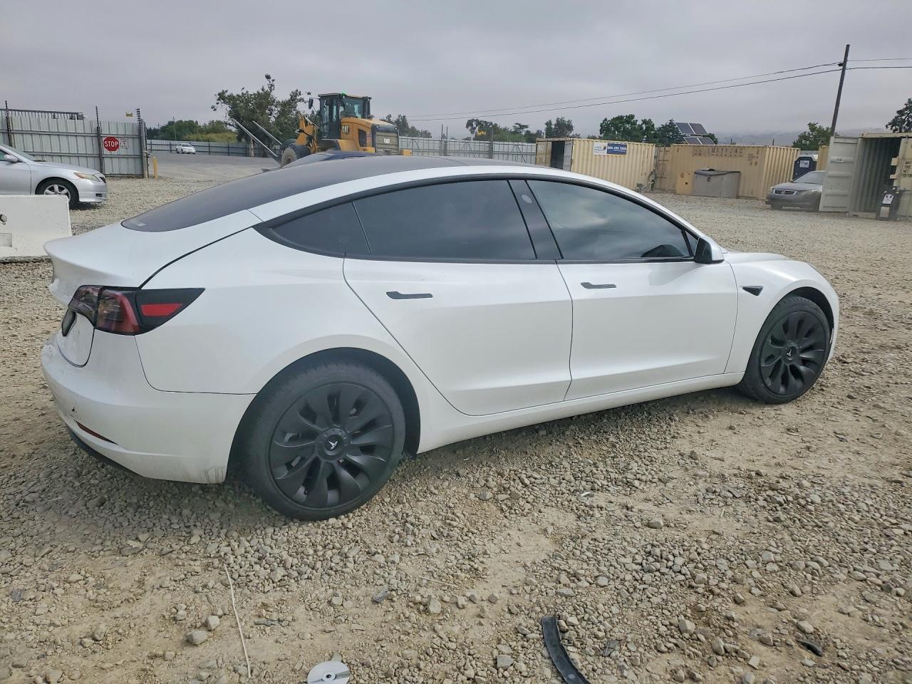 2023 Tesla Model 3 - zdjęcie 3