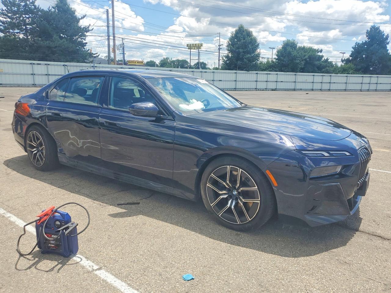 BMW Seria 7 - zdjęcie 4