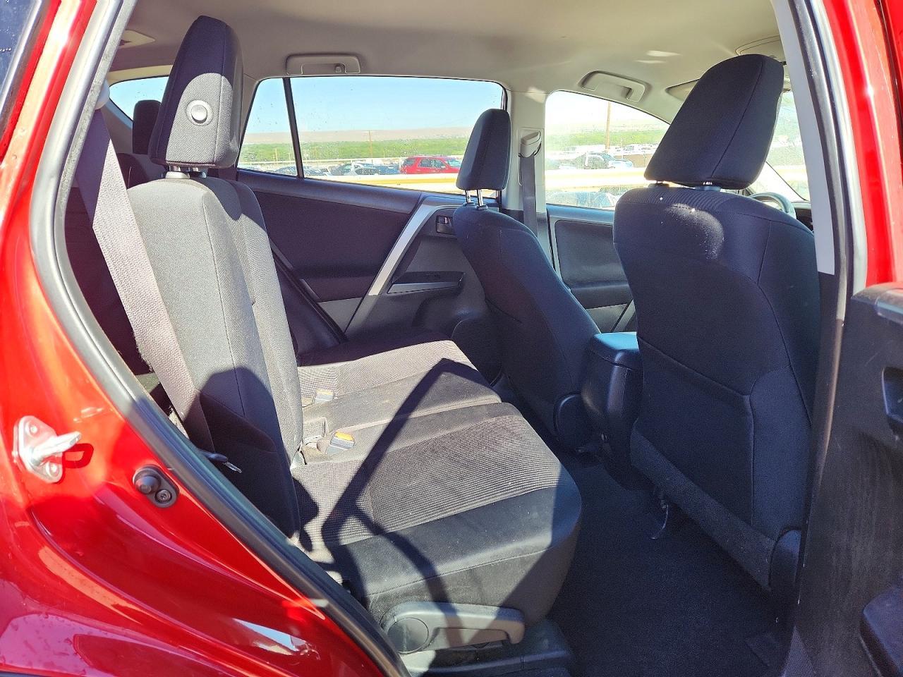 2016 Toyota Rav4 Le - zdjęcie 11