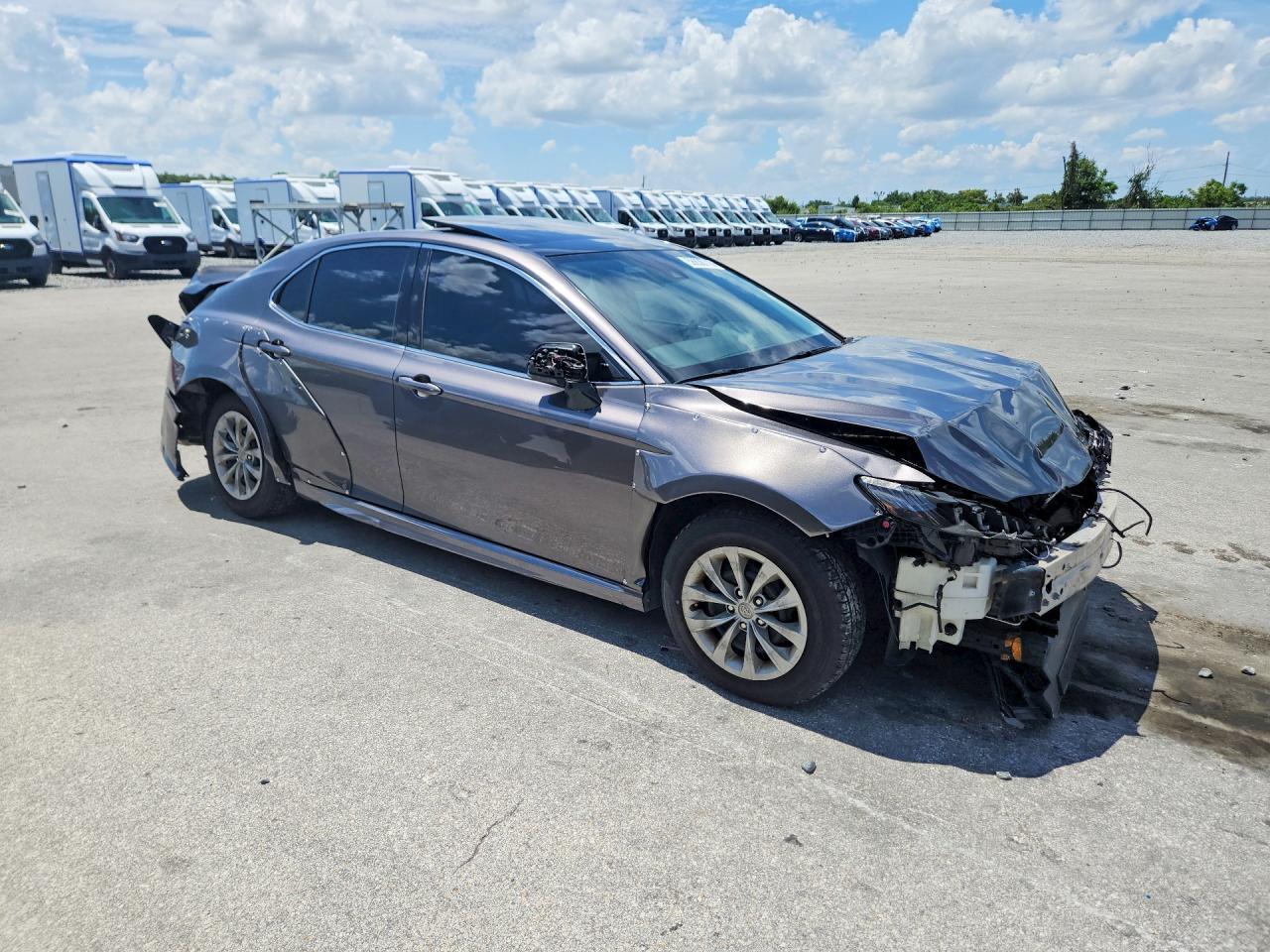 2019 Toyota Camry Xse - zdjęcie 4