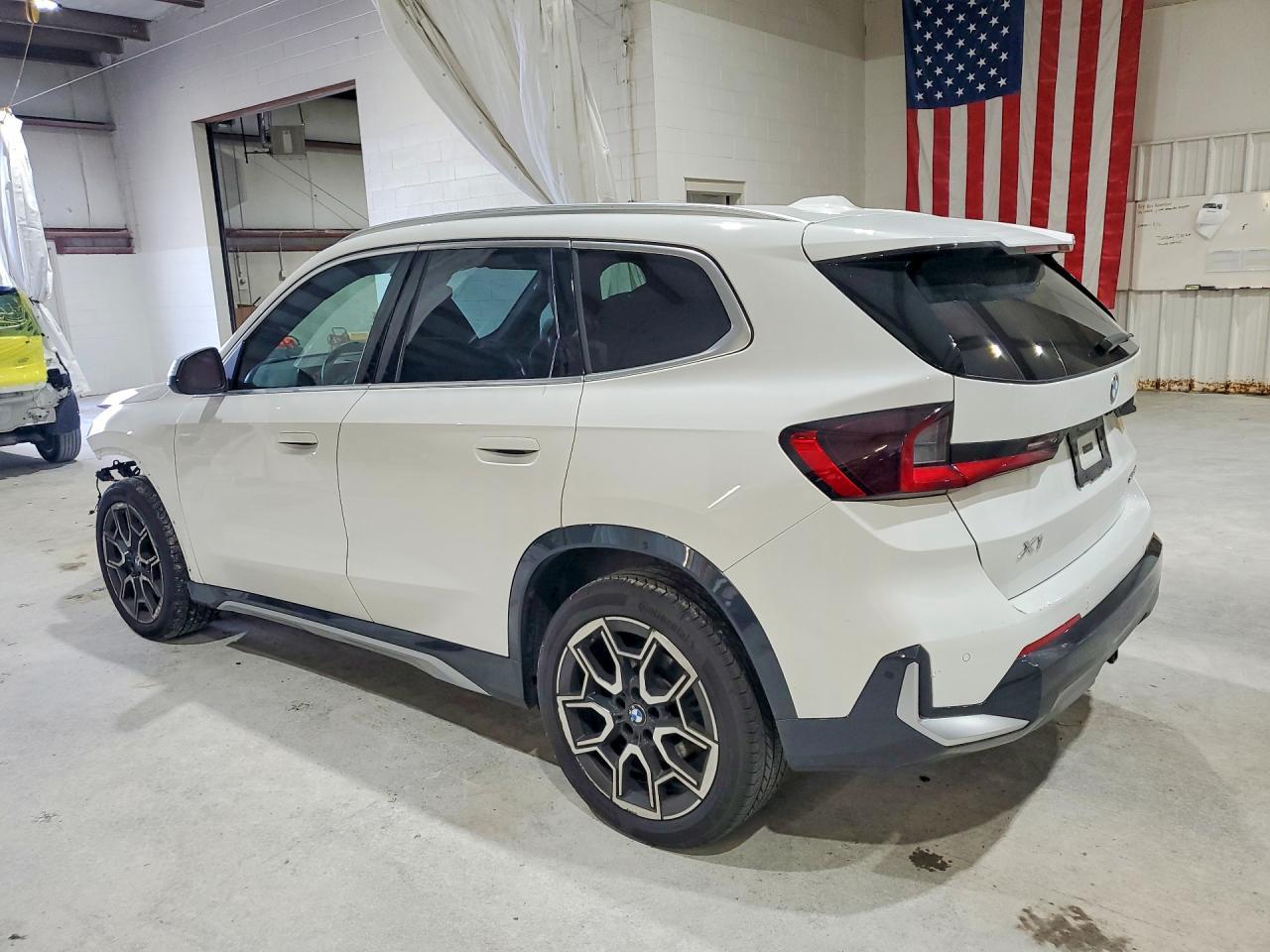 2023 BMW X1 xDrive28I - zdjęcie 2
