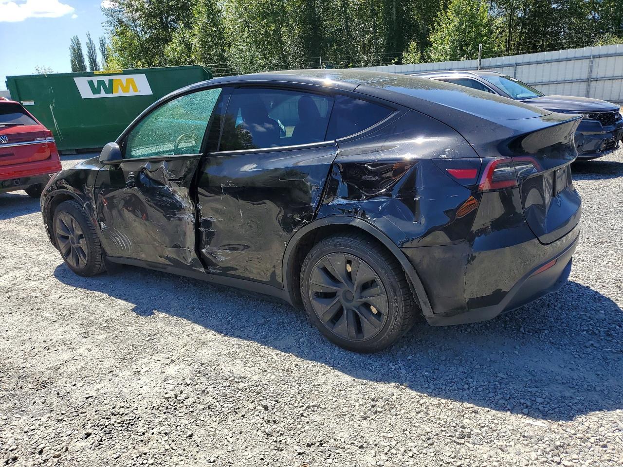 2024 Tesla Model Y - zdjęcie 2