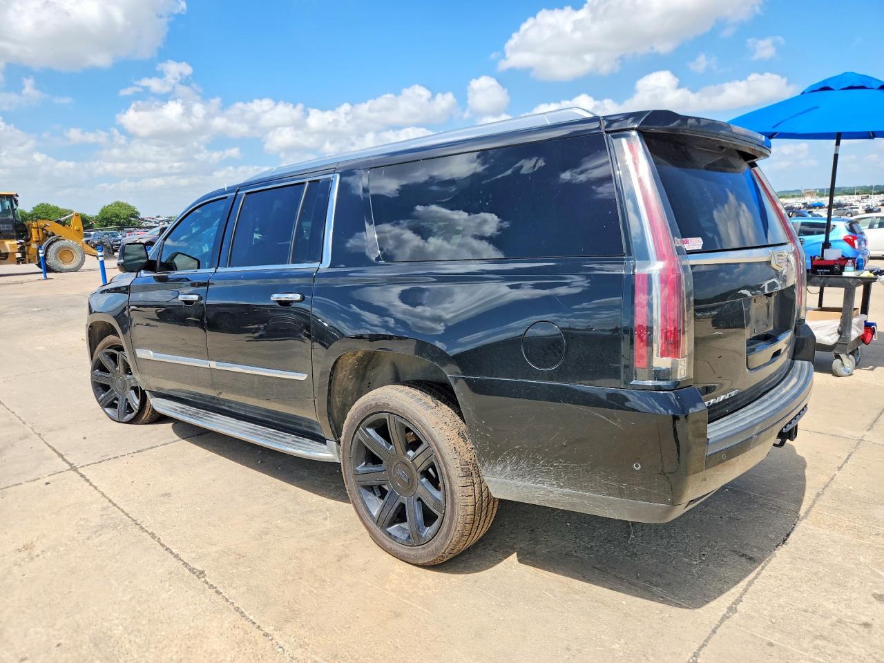 2017 Cadillac Escalade Esv Luxury - zdjęcie 2