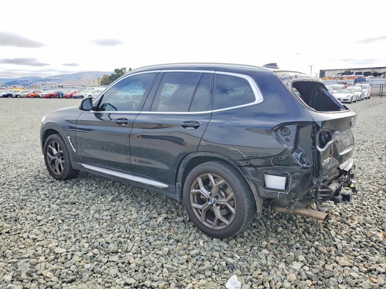 2021 BMW X3 xDrive30I - zdjęcie 2