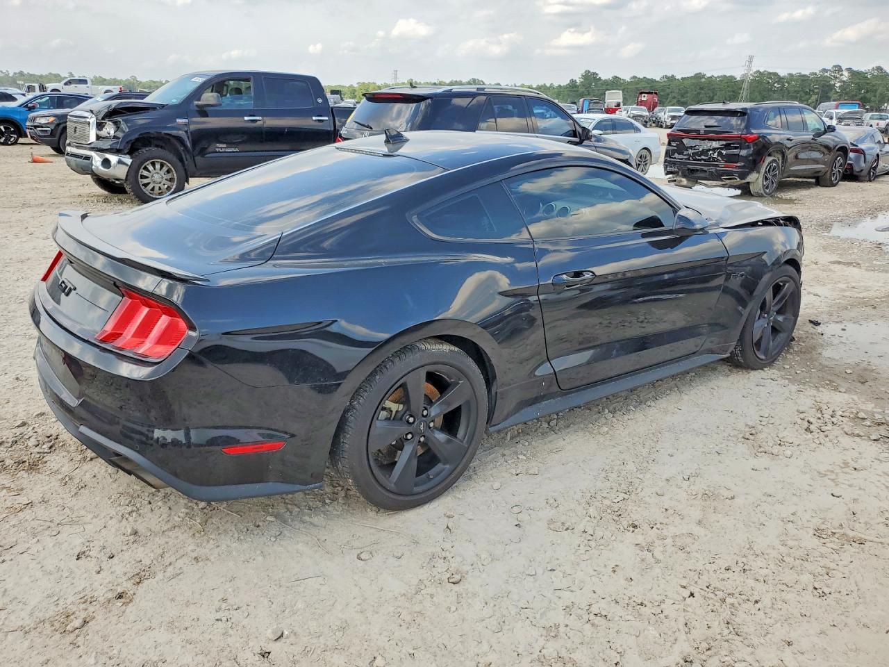 2021 Ford Mustang Gt - zdjęcie 3