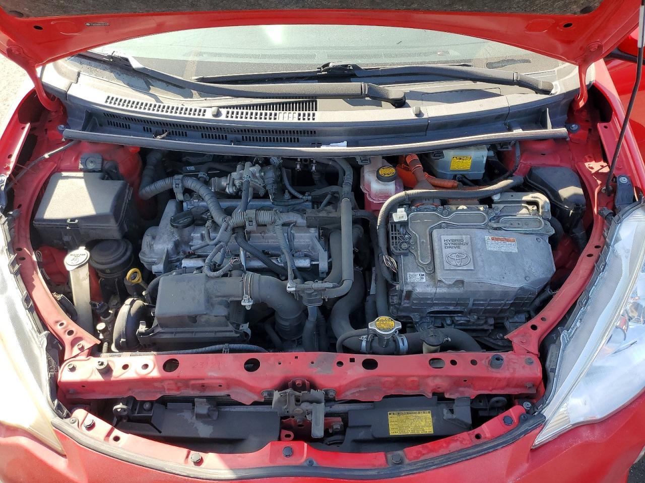 2014 Toyota Prius C Three - zdjęcie 11