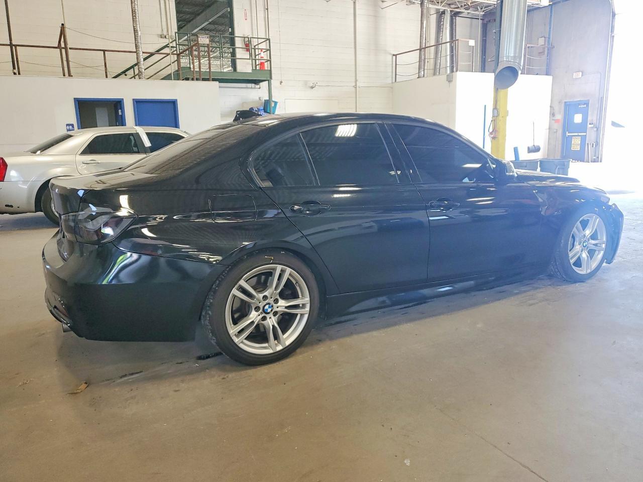 2014 BMW 335 Xi - zdjęcie 3