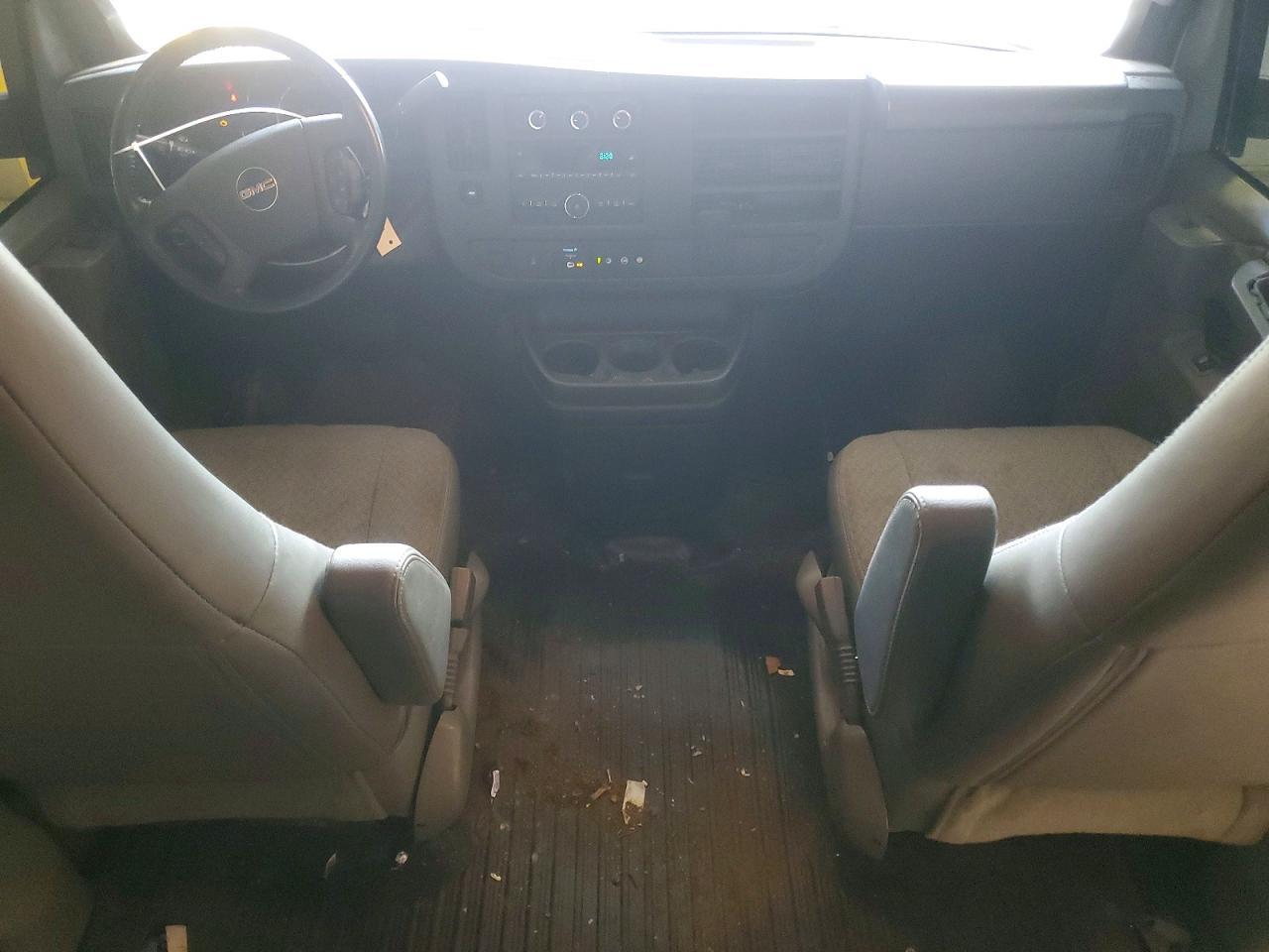 2023 GMC Savana G2500 - zdjęcie 8