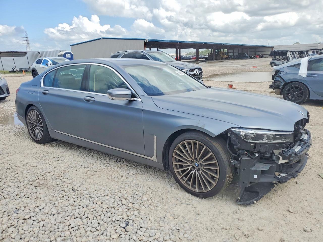 2022 BMW 750 Xi - zdjęcie 4
