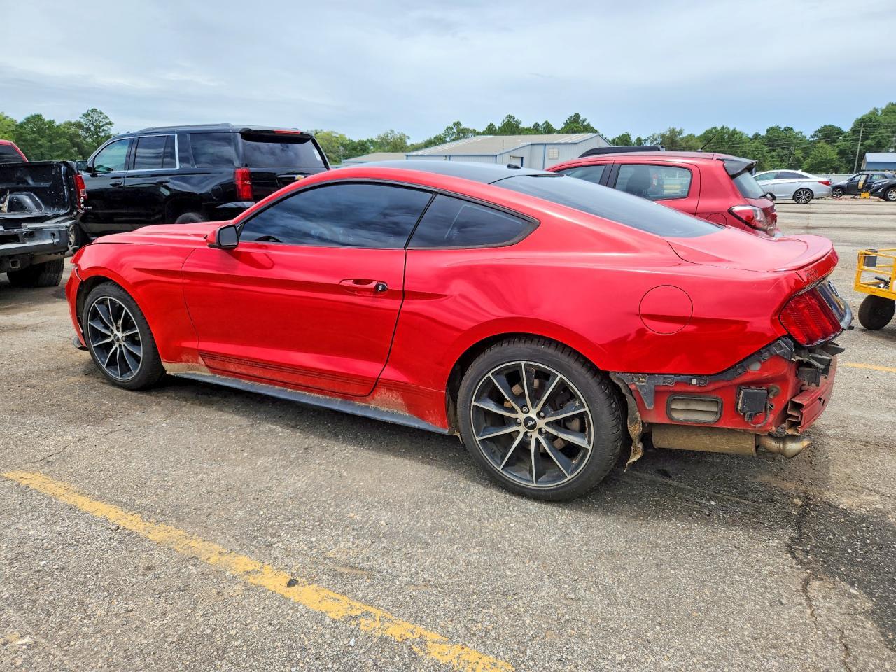 Ford Mustang - zdjęcie 2
