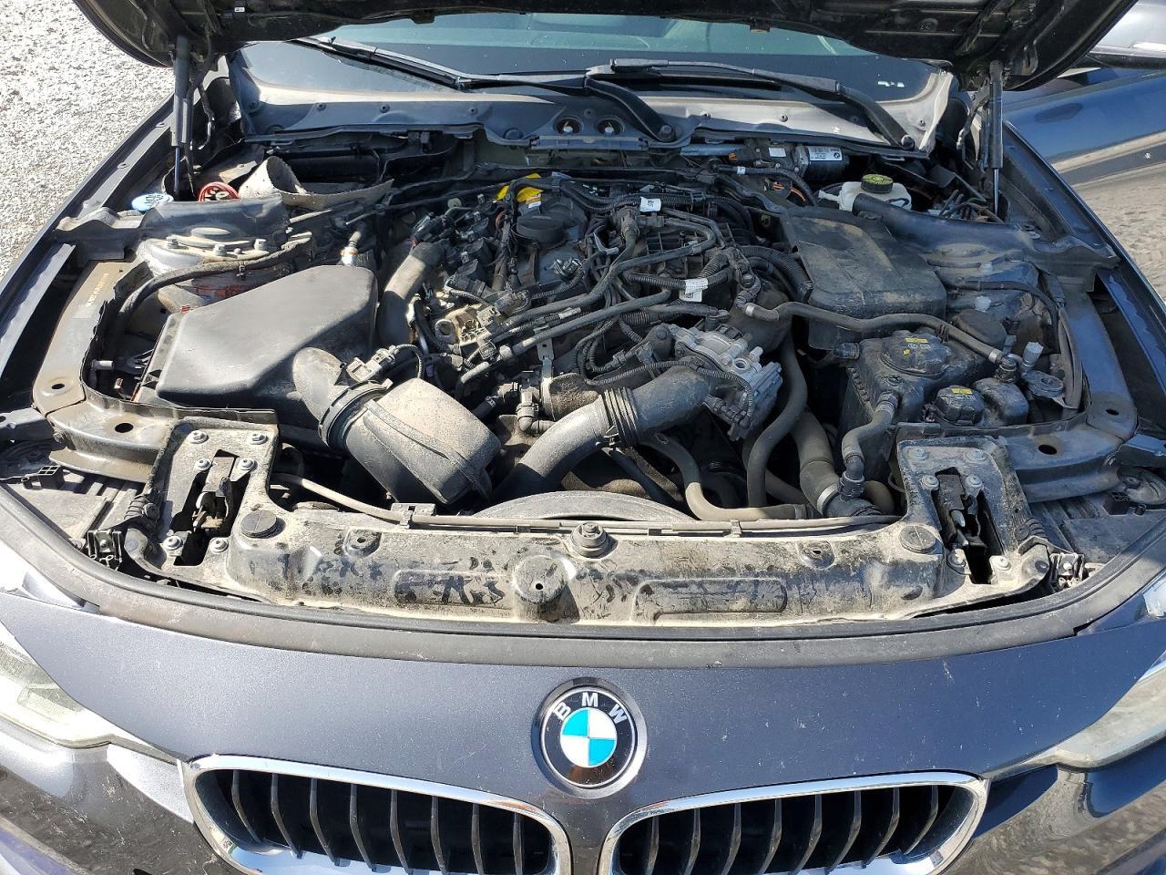 2018 BMW 330 I - zdjęcie 11