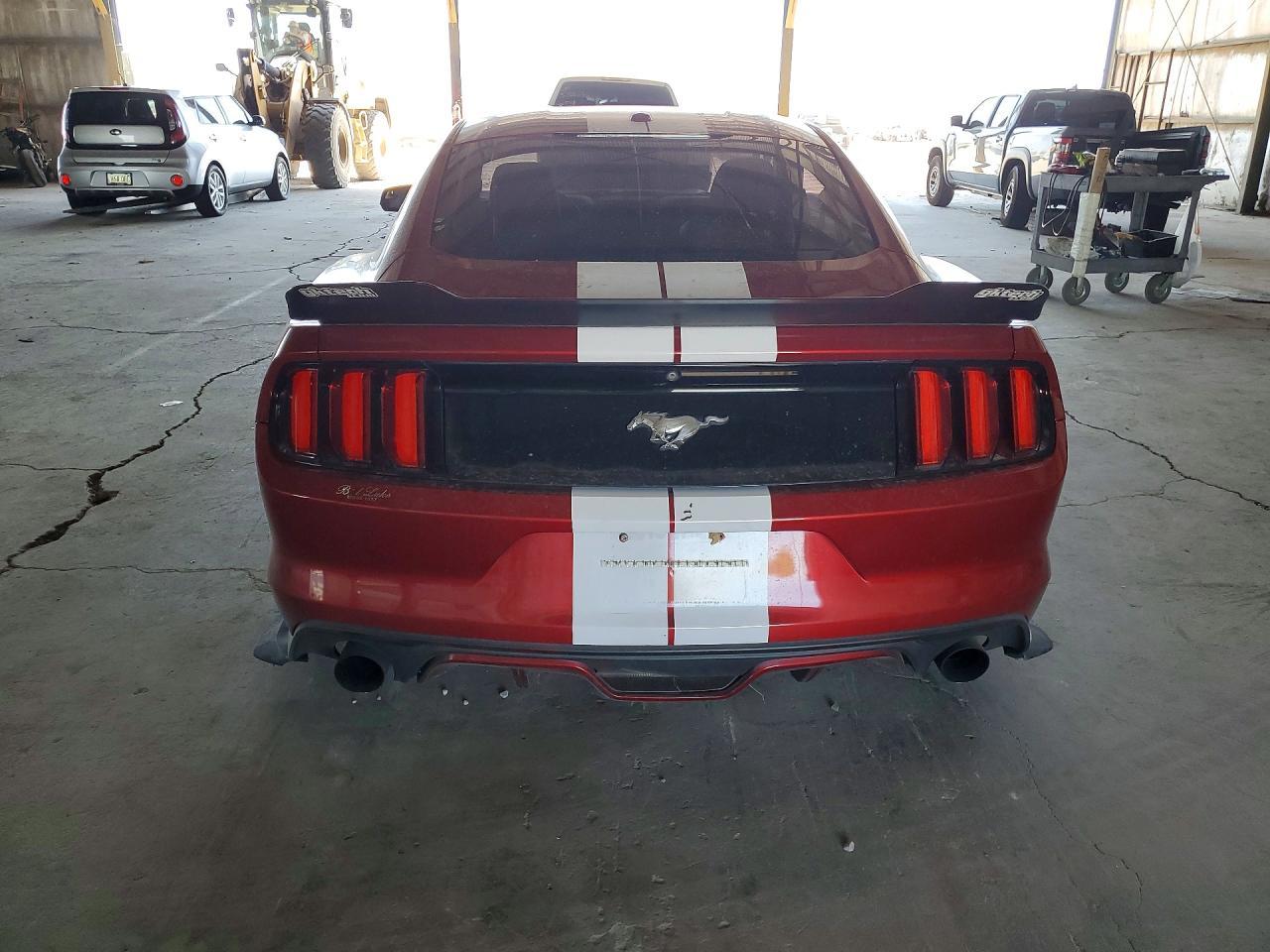 2016 Ford Mustang - zdjęcie 6