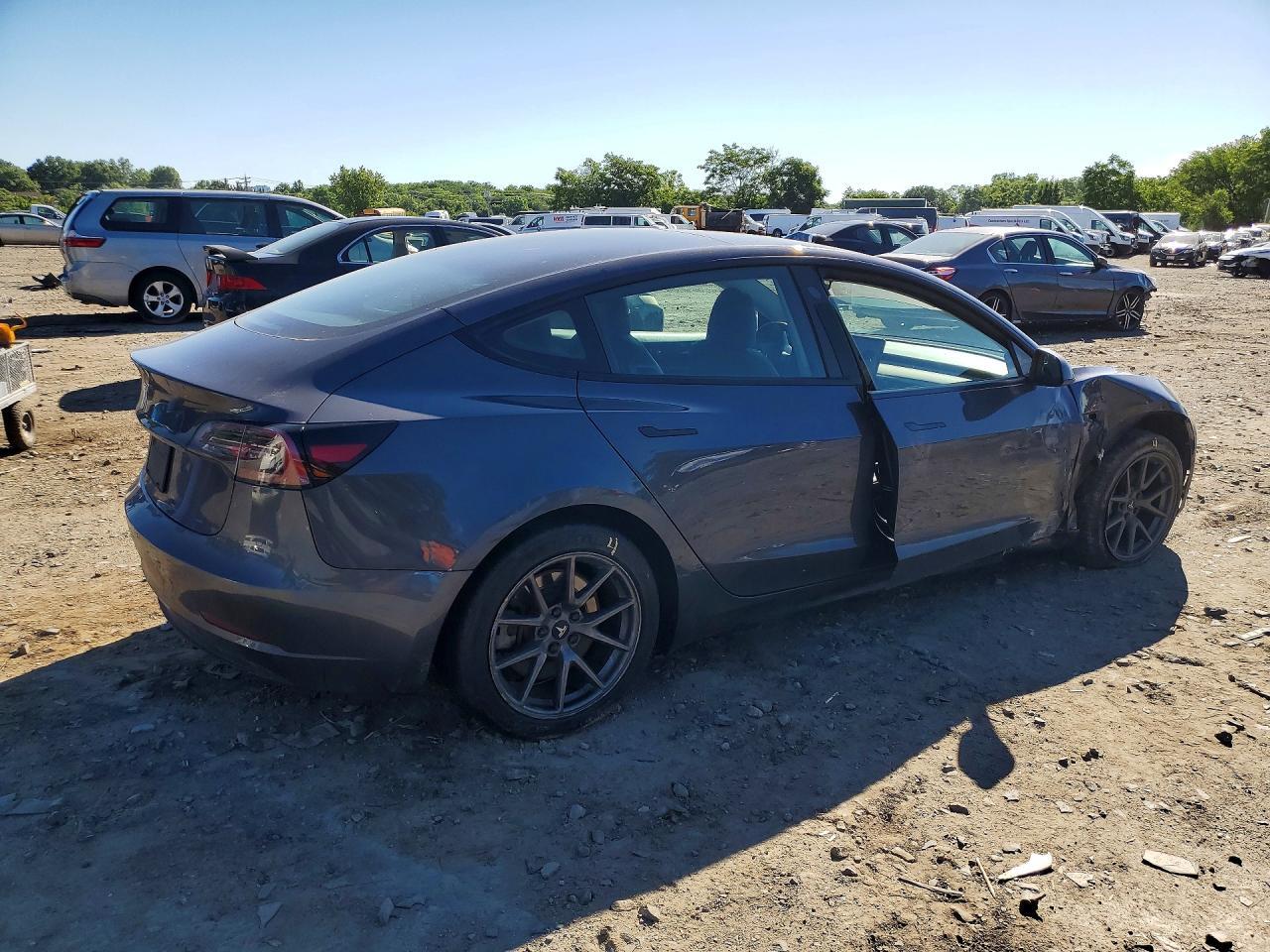 2023 Tesla Model 3 - zdjęcie 3