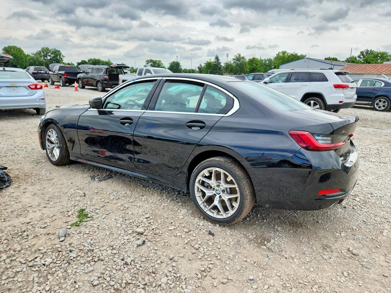 2026 BMW 330Xi - zdjęcie 2
