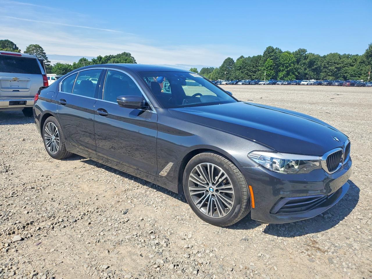 2019 BMW 530 I - zdjęcie 4