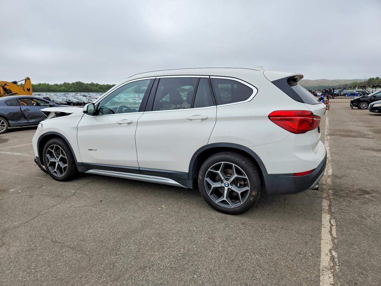 2016 BMW X1 xDrive28I - zdjęcie 2