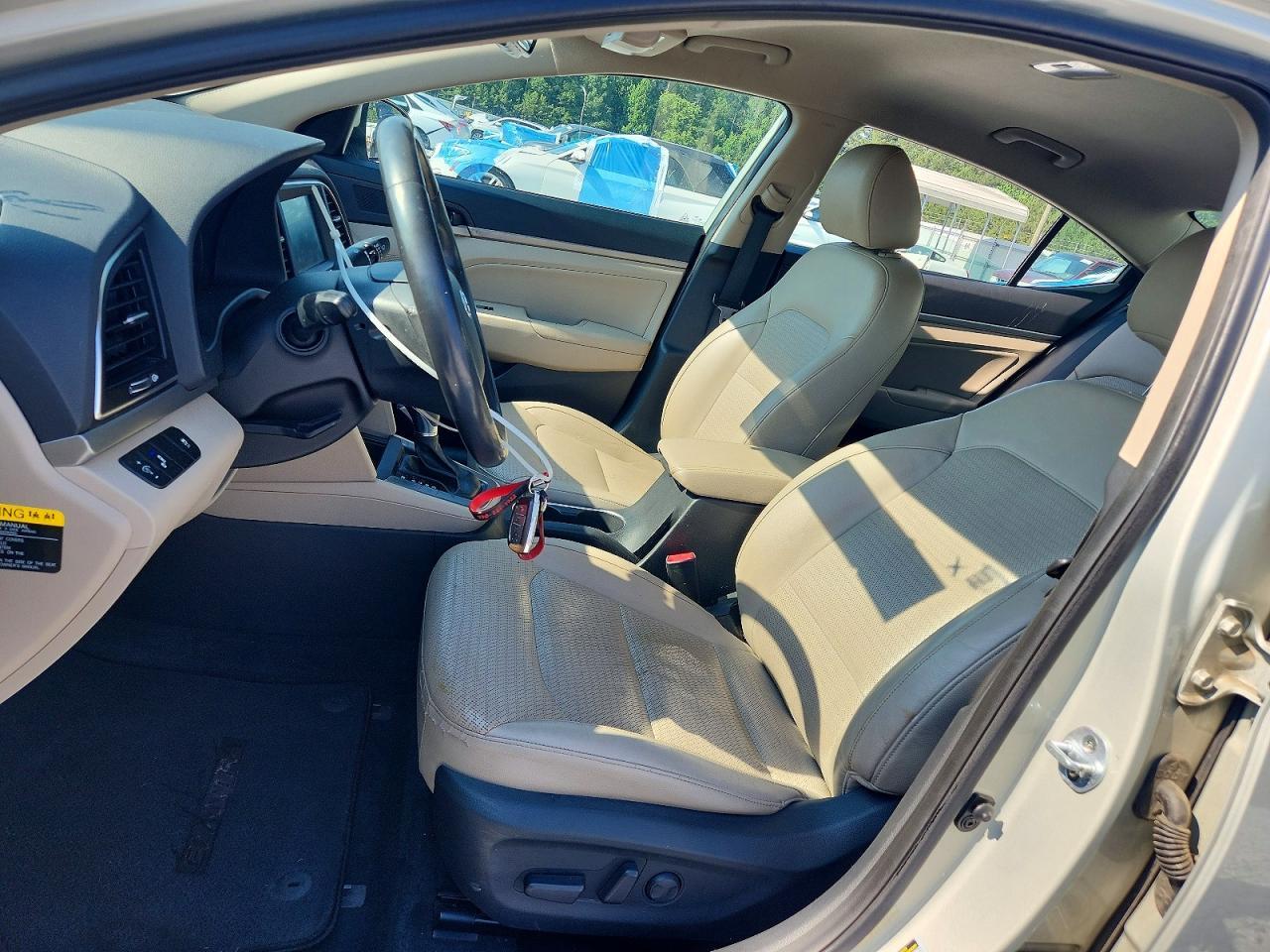 2017 Hyundai Elantra Limited - zdjęcie 7