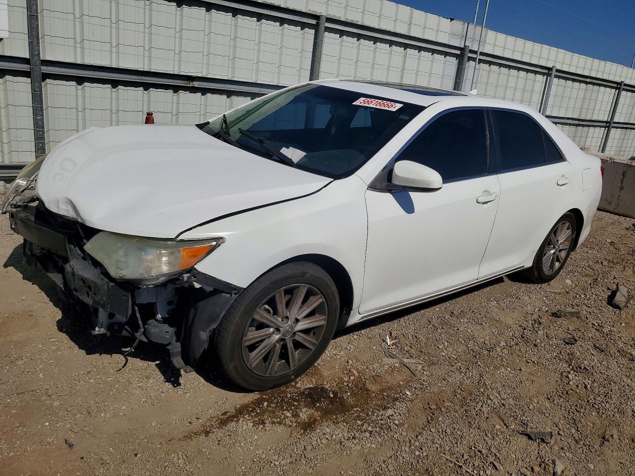 2014 Toyota Camry Xle V6 - zdjęcie główne