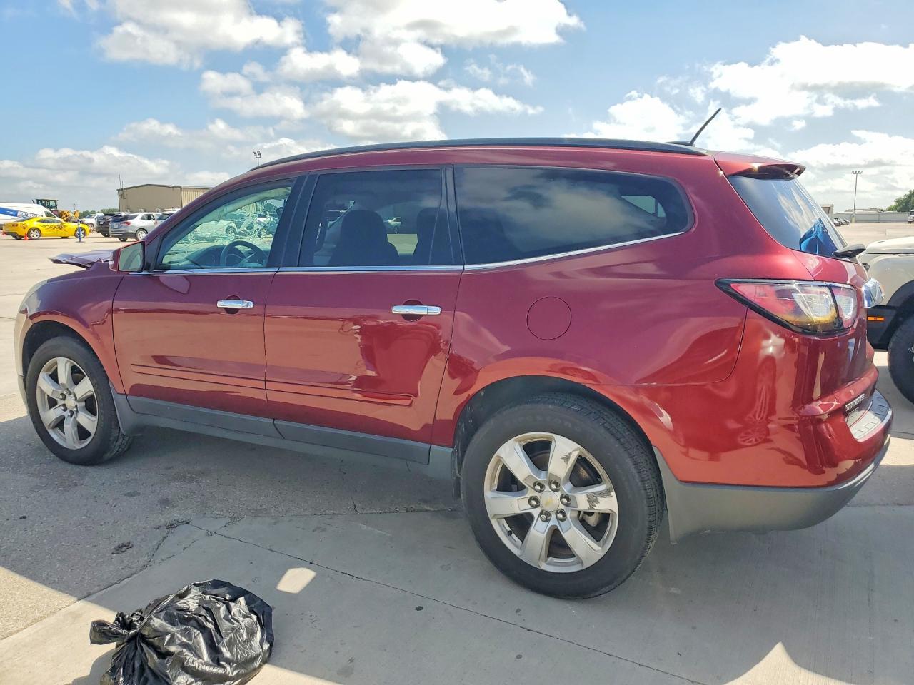 2017 Chevrolet Traverse Lt - zdjęcie 2