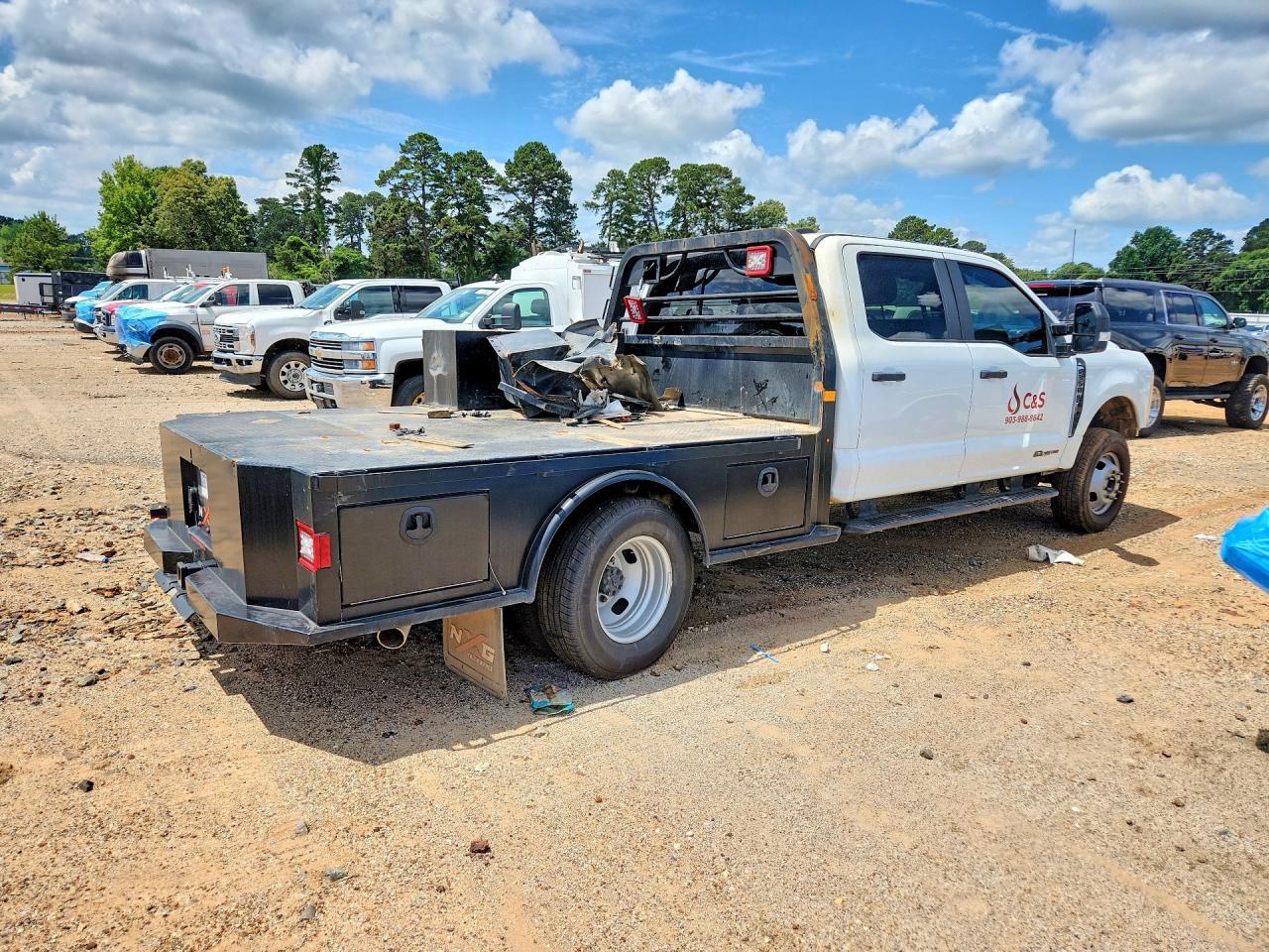 2025 Ford F350 Super Duty - zdjęcie 3