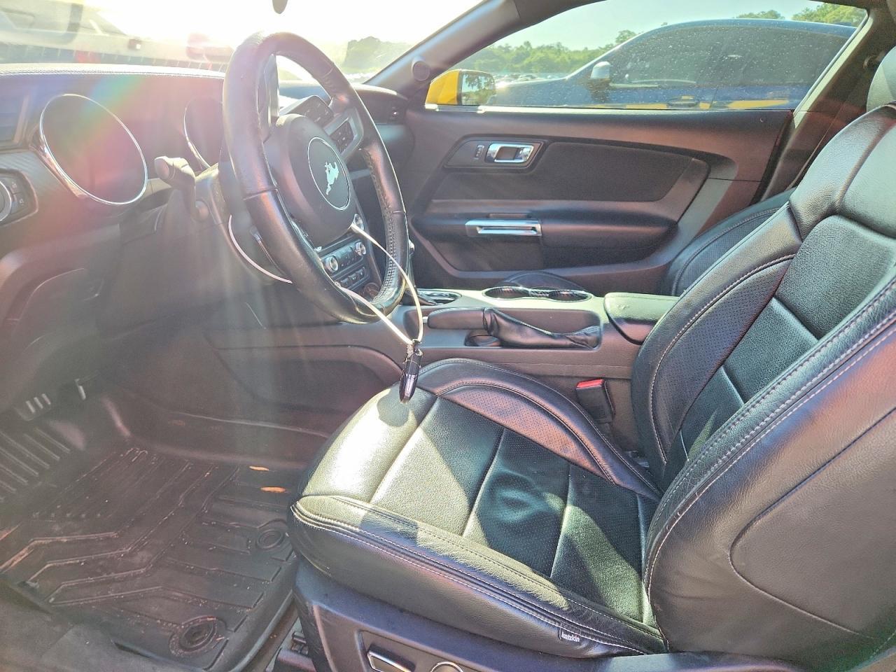 2016 Ford Mustang - zdjęcie 7